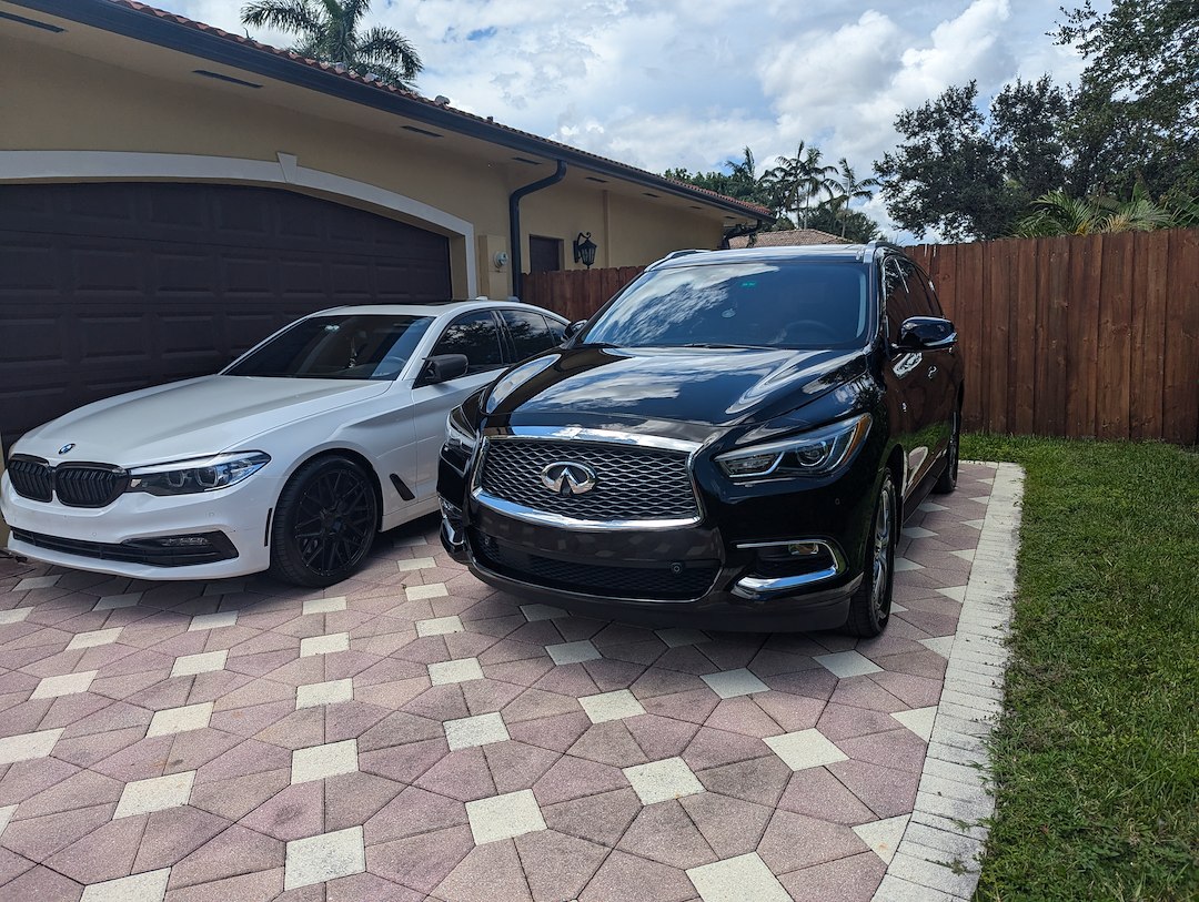 Top Quality Paint Correction and Ceramic Coating applied to this BMW and Infiniti in Miami