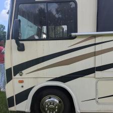 Wash-and-Wax-Detail-on-this-32ft-RV-in-Fort-Lauderdale 5