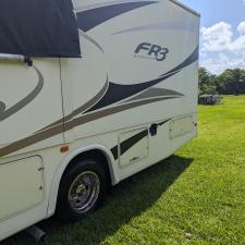 Wash-and-Wax-Detail-on-this-32ft-RV-in-Fort-Lauderdale 8